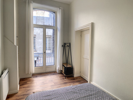  Appartement confortable et contemporain dans un immeuble ancien à Agen. Une réalisation ARCADIE - Maîtrise d'Œuvre.  